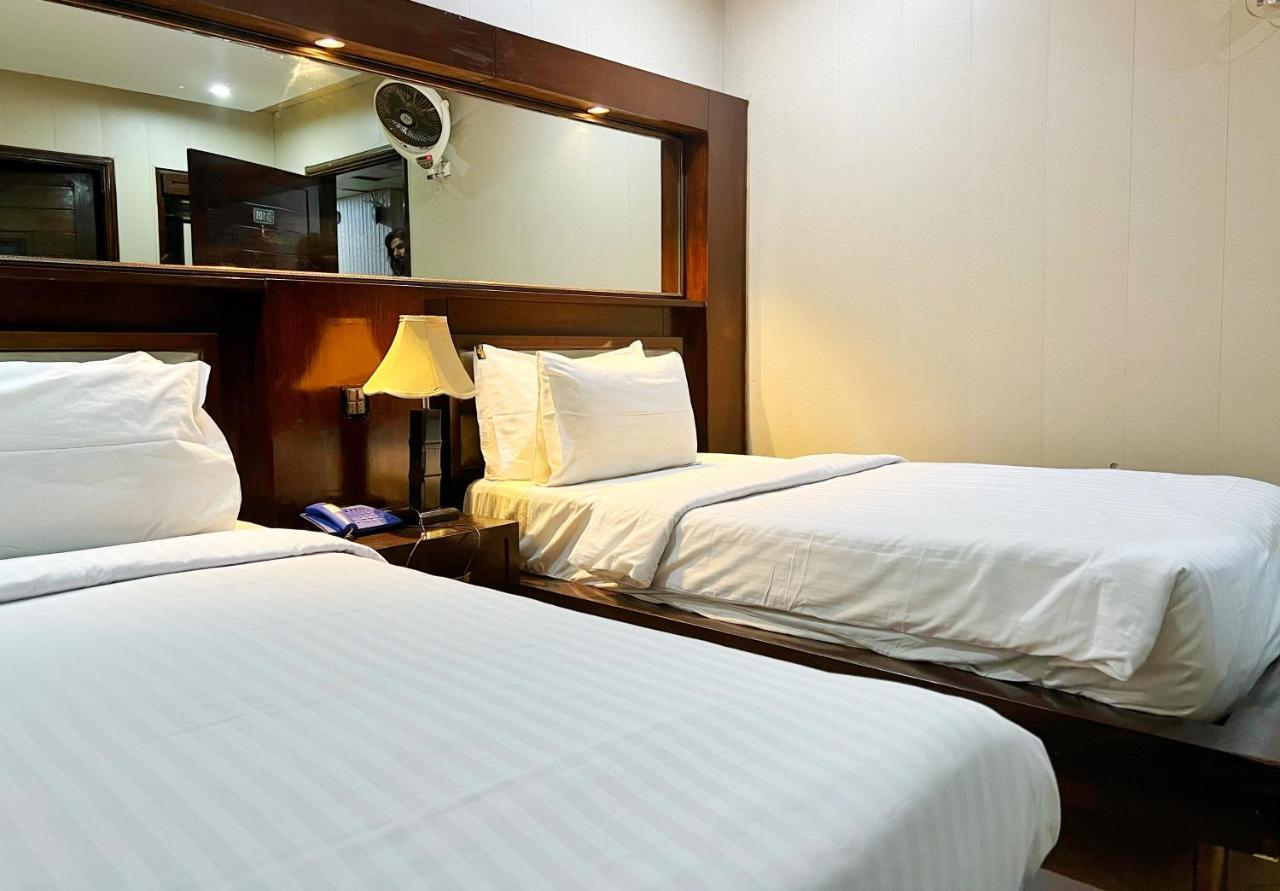Bling Hotel International Multan Exterior foto