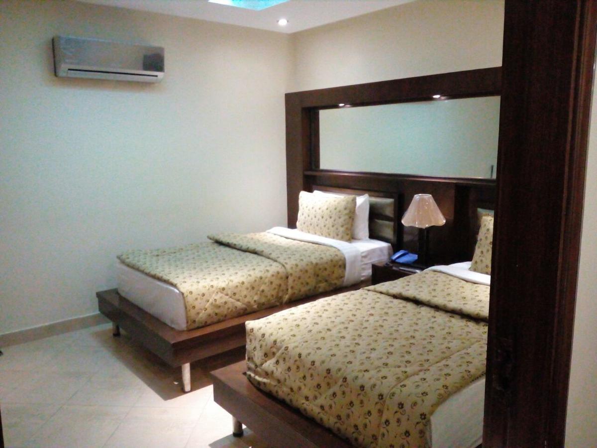 Bling Hotel International Multan Exterior foto